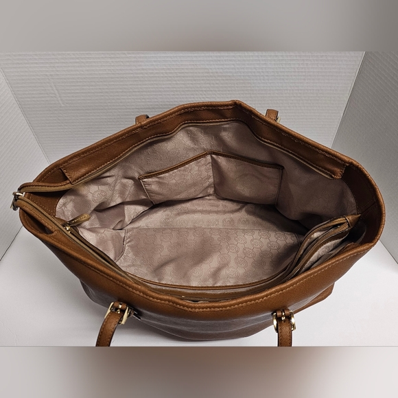 Michael Kors Handbag - Picture 10 of 16